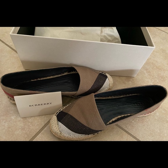 Burberry Hodgeson Espradrille Flats - Picture 2 of 5